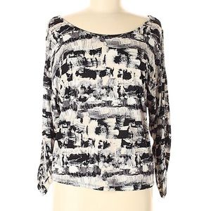 Cable & Gauge cold shoulder knit top